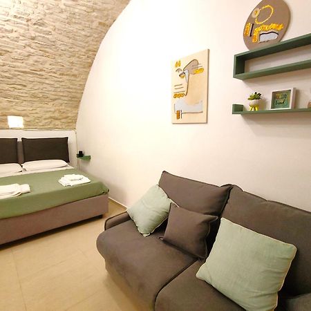 Corte Pietrantica - Charming Rooms & Suites Джовинаццо Экстерьер фото