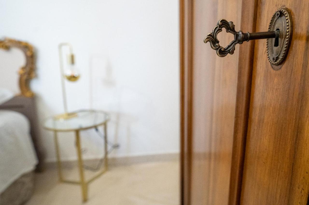 Corte Pietrantica - Charming Rooms & Suites Джовинаццо Экстерьер фото