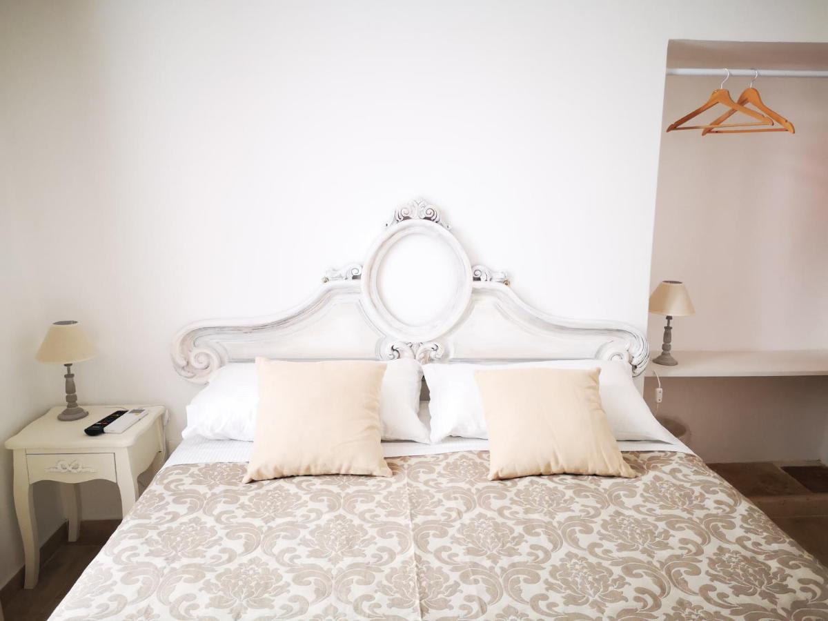Corte Pietrantica - Charming Rooms & Suites Джовинаццо Экстерьер фото
