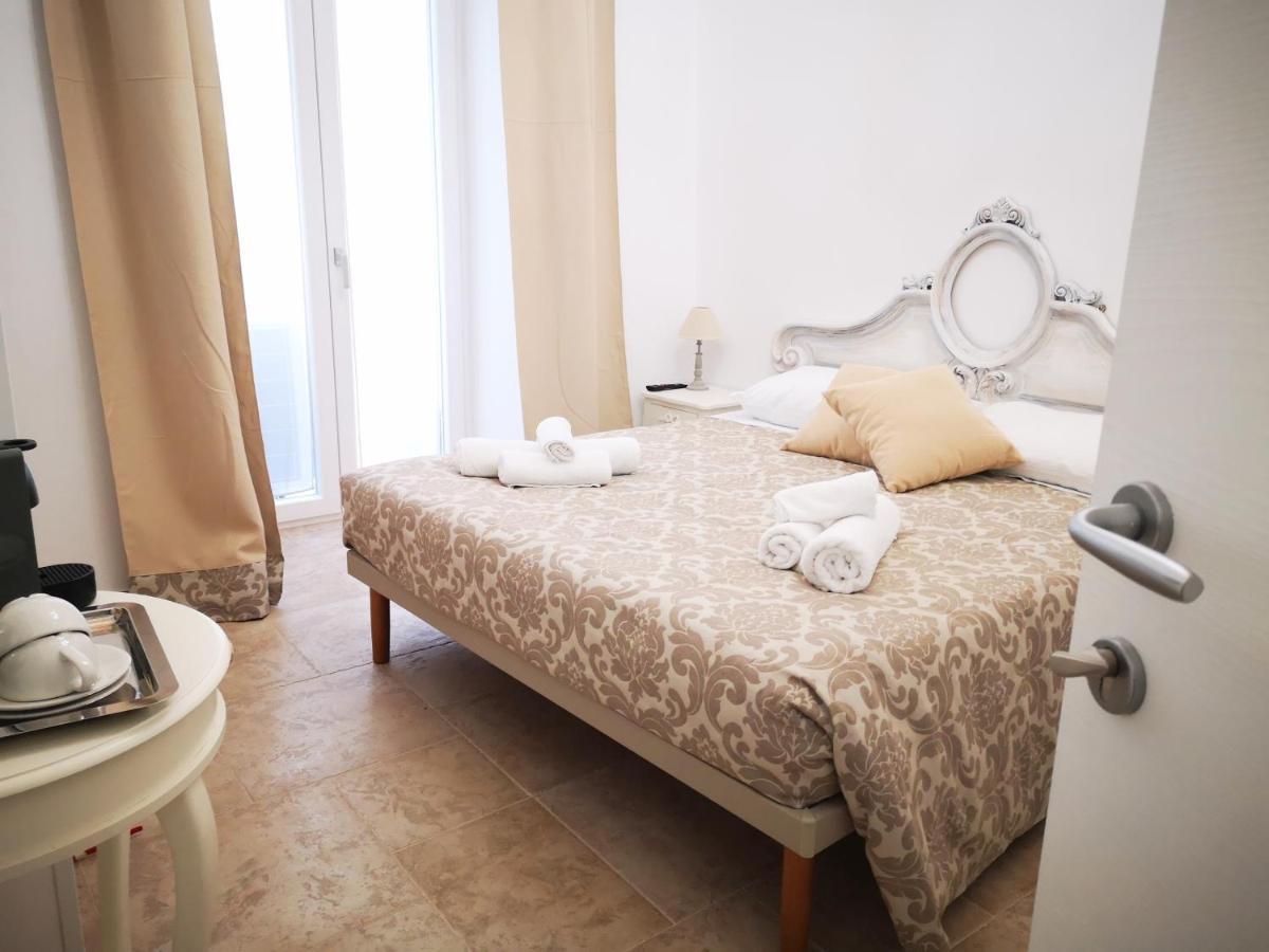 Corte Pietrantica - Charming Rooms & Suites Джовинаццо Экстерьер фото