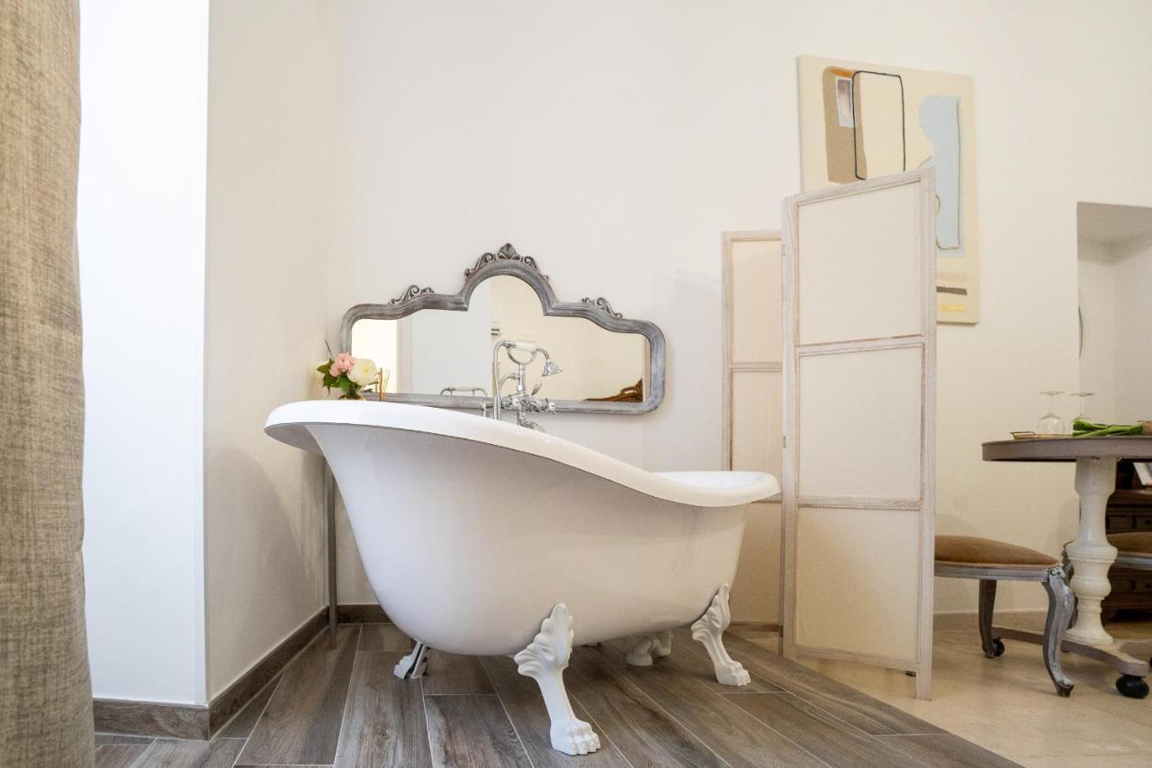 Corte Pietrantica - Charming Rooms & Suites Джовинаццо Экстерьер фото