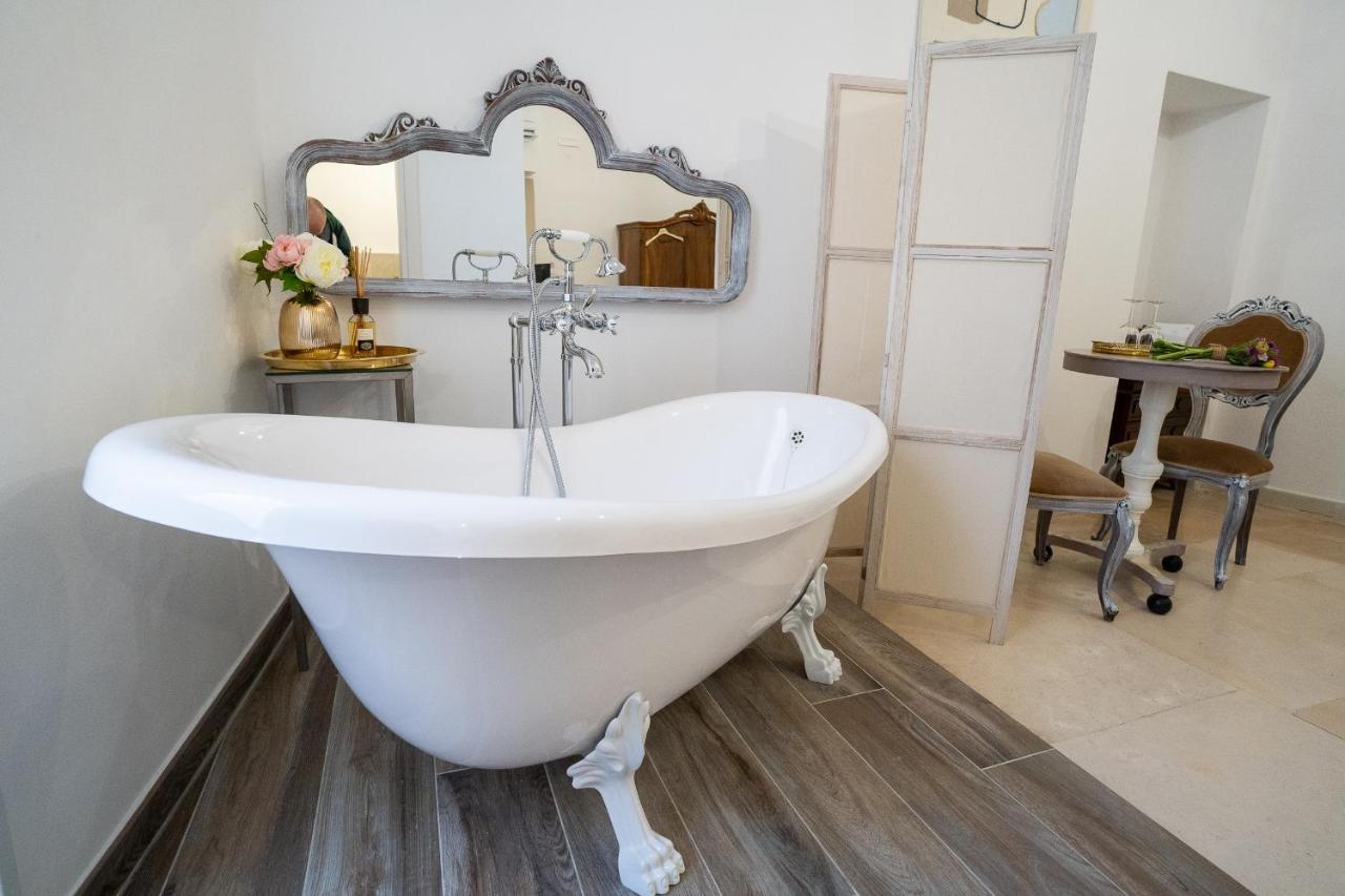 Corte Pietrantica - Charming Rooms & Suites Джовинаццо Экстерьер фото