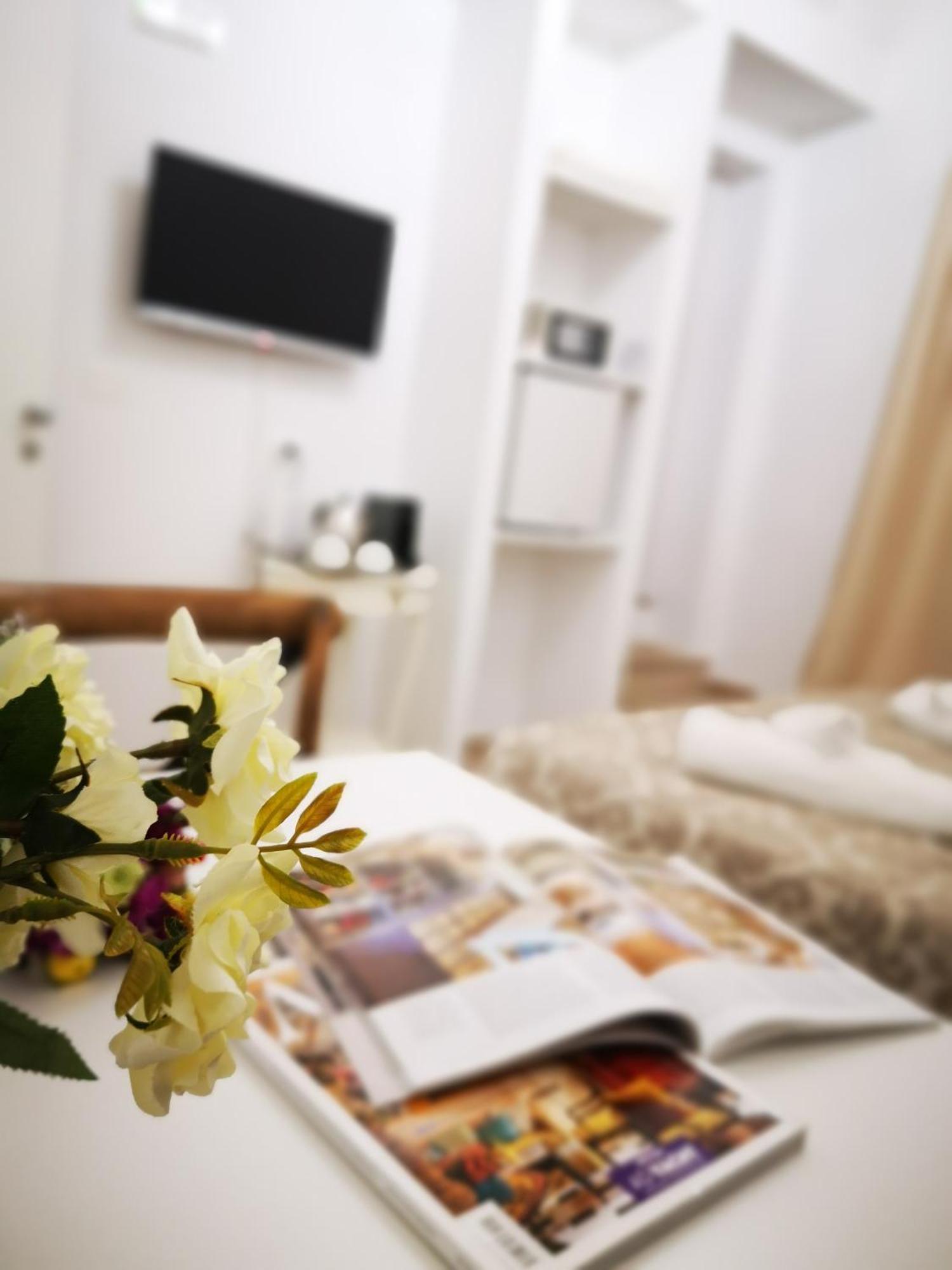 Corte Pietrantica - Charming Rooms & Suites Джовинаццо Номер фото